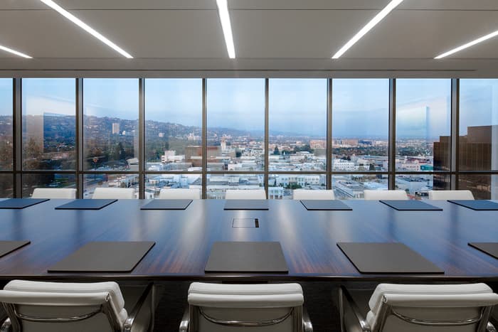 confidential-financial-client-office-design-4-700x467
